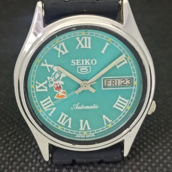 Vintage Automatic 70s Seiko 5 Mens Disney Blue Watch W/ Rubber Strap & Day Date - Picture 5 of 9